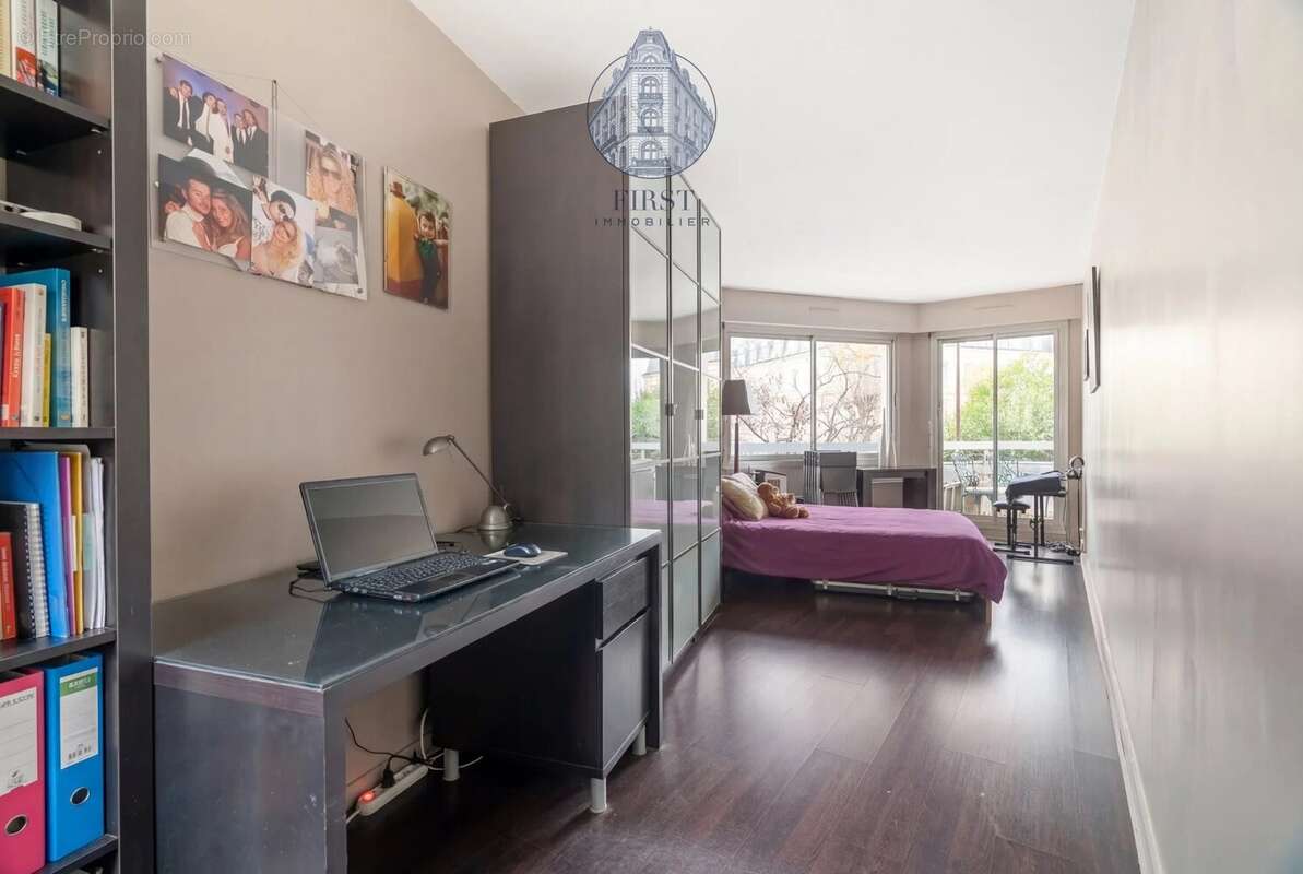 Appartement à NEUILLY-SUR-SEINE