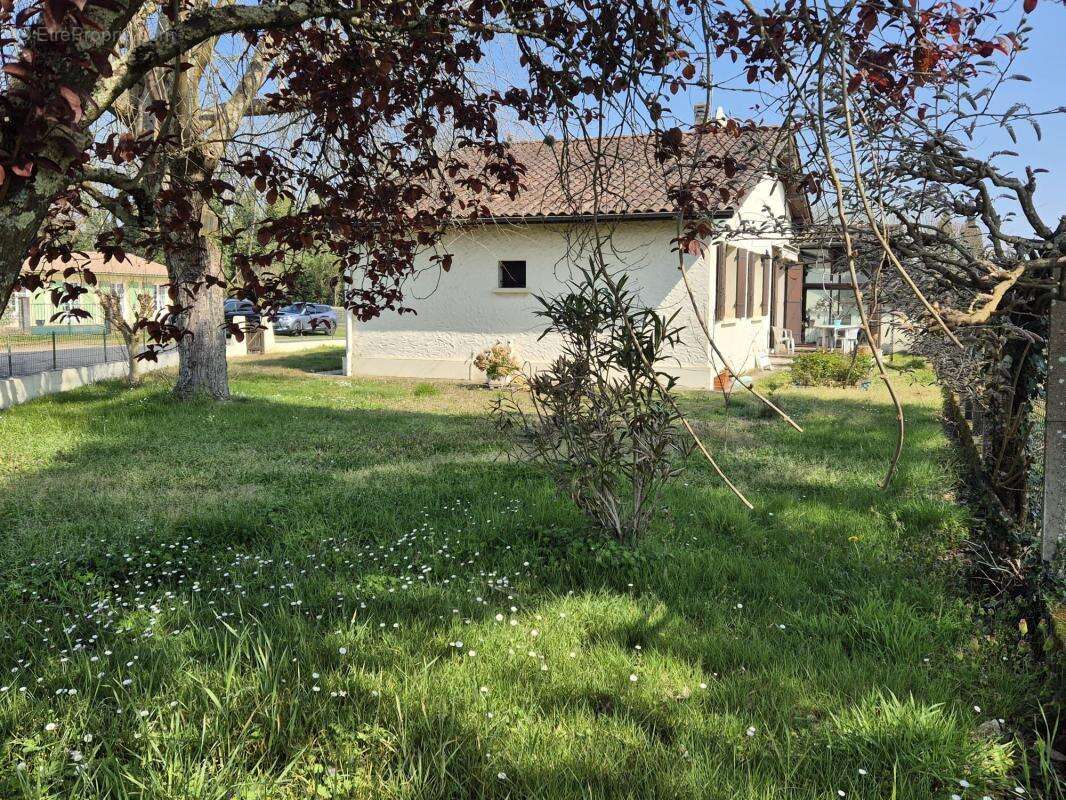 Maison à PODENSAC