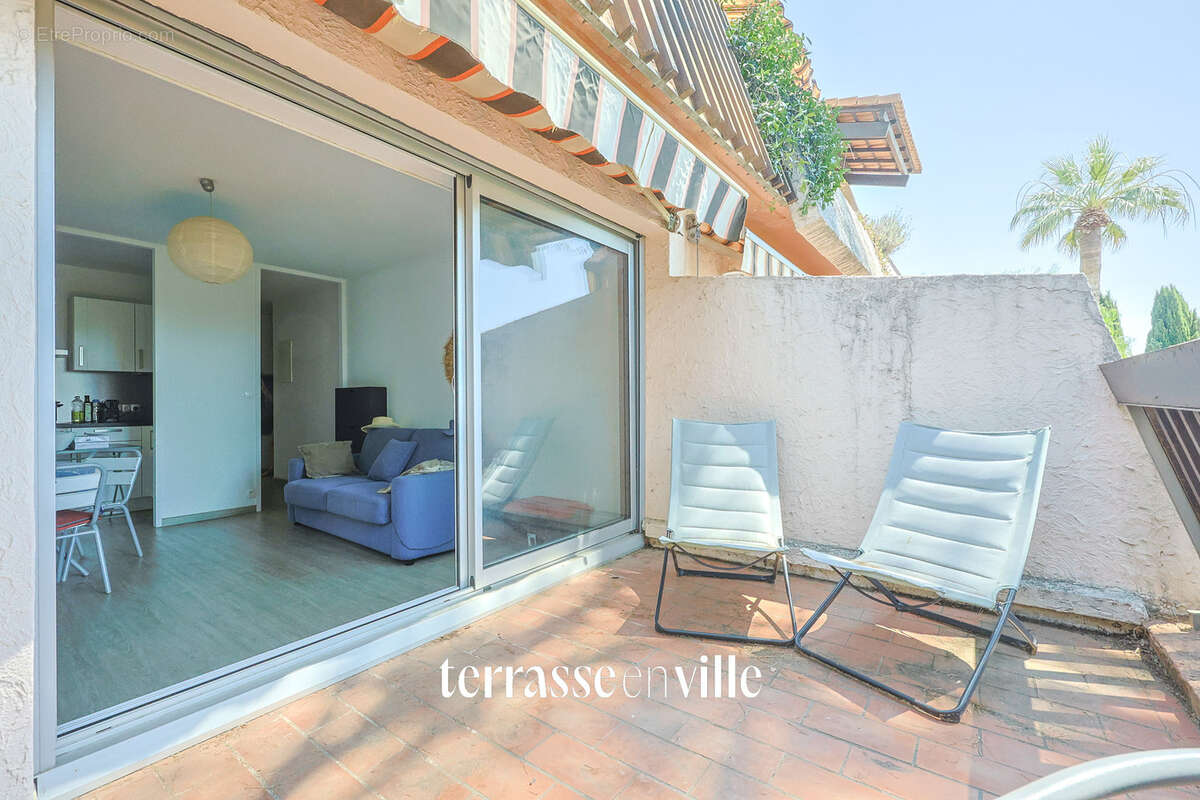 Quartier Fontsainte - T2 39m2 - Terrasse vue pinède et mer   Résidence avec piscine - Parking privé - 299 000€ - photo 13