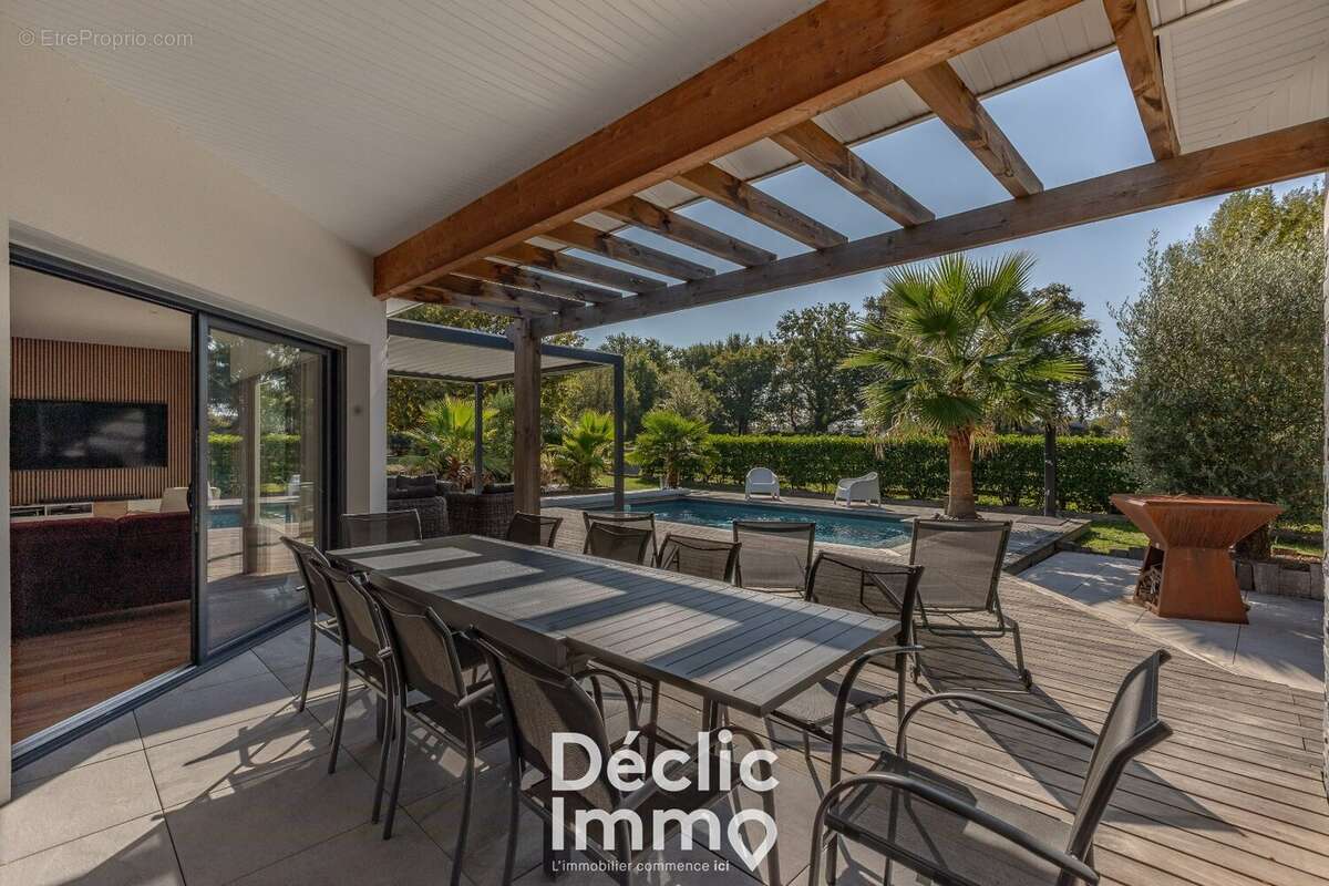 Maison à SAINT-SULPICE-ET-CAMEYRAC