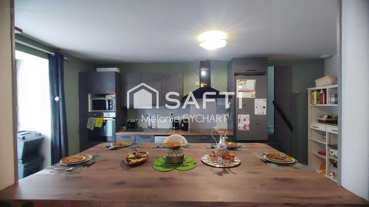 Maison 185 m² à Yvrac-Et-Malleyrand  - photo 5