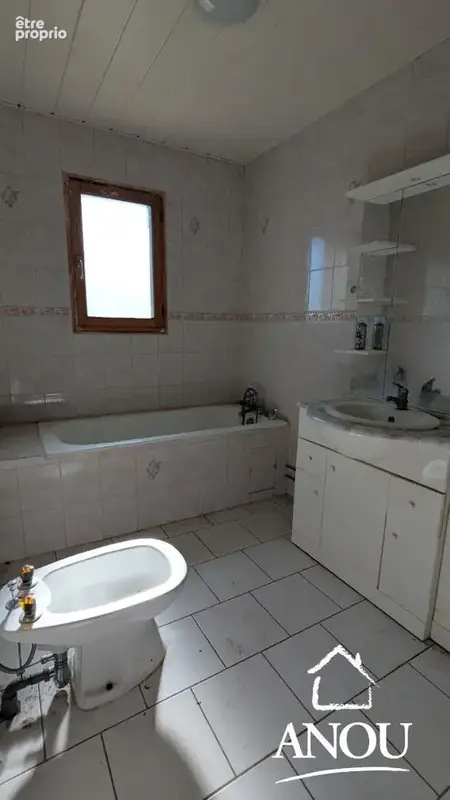 Vaste maison de plain-pied avec dépendances - photo 5
