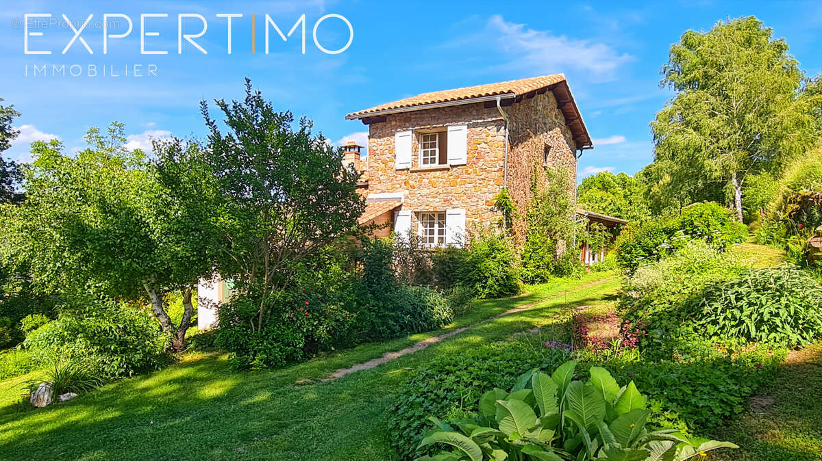 Propriété comprenant deux maisons dont une avec piscine intérieure chauffée - photo 17