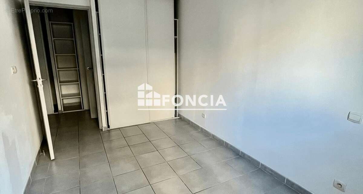 Appartement à MARSEILLE-4E