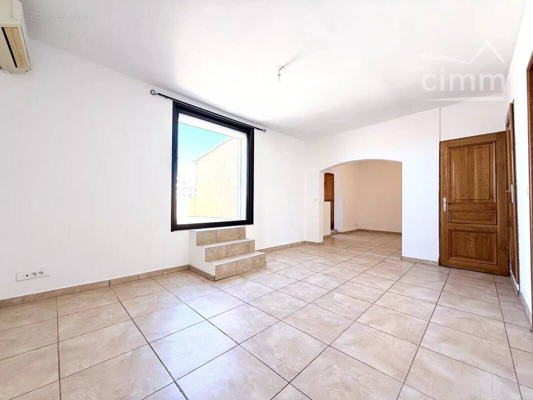 Appartement à PORT-SAINT-LOUIS-DU-RHONE