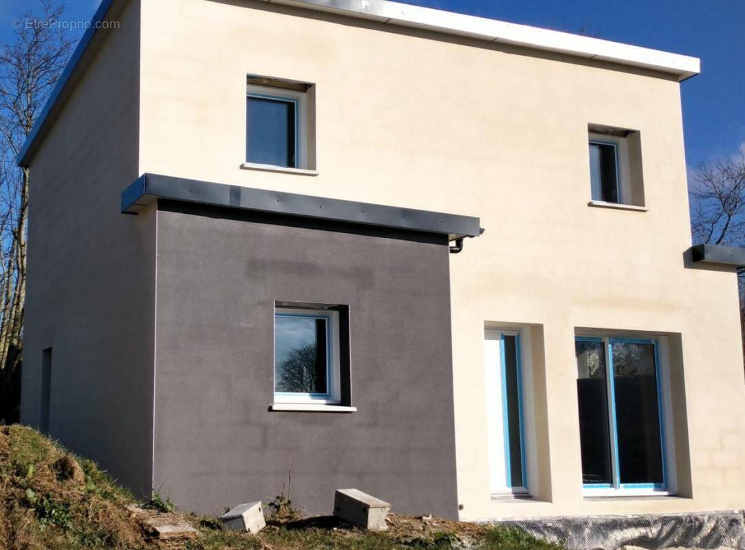 Maison à PLOMODIERN