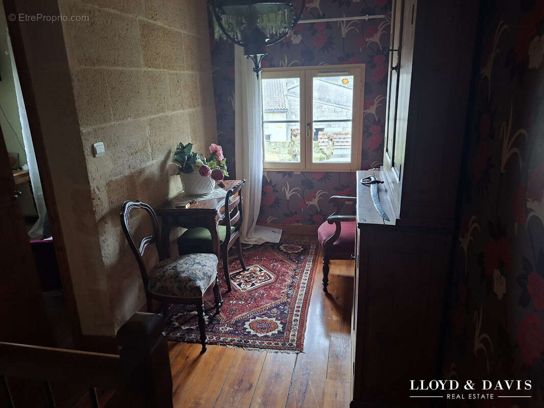 Maison à SAINT-EMILION