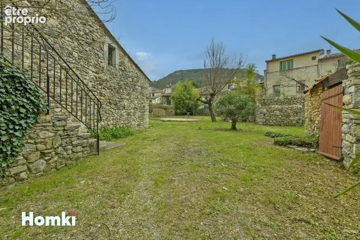 Immeuble de 168m² avec terrain, garages et dépendances sur Saint-Hippolyte-du-Fort - photo 3