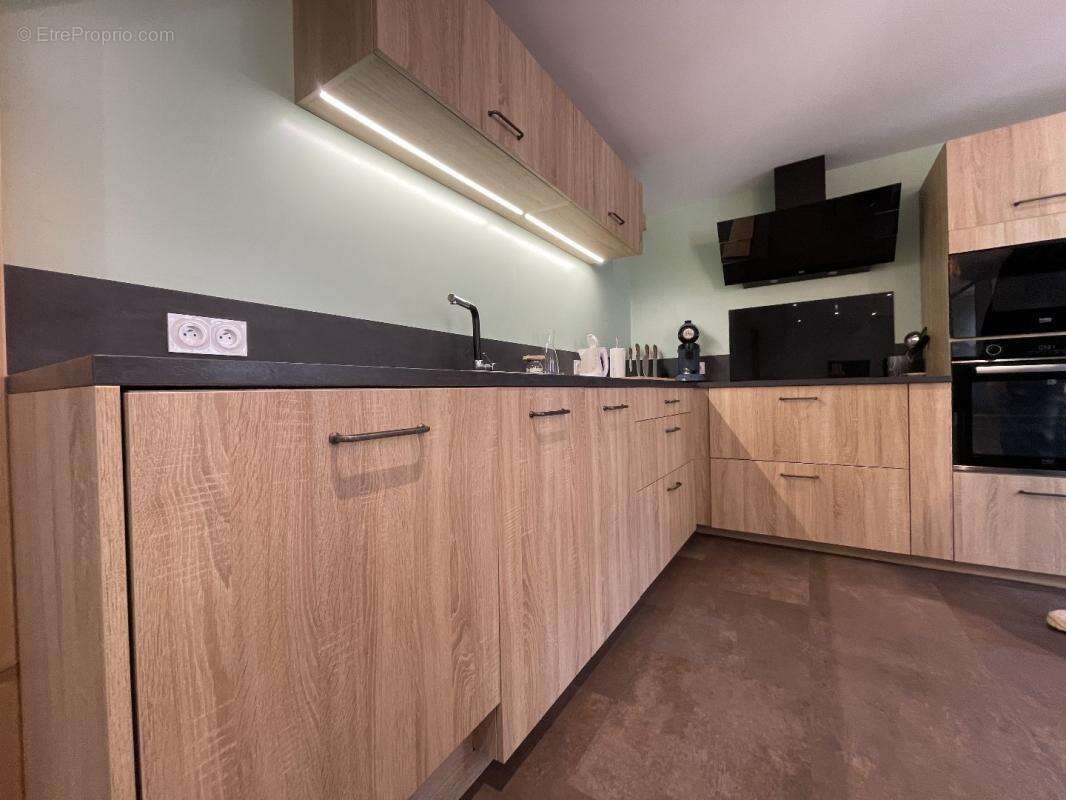 Appartement à VIC-SUR-CERE