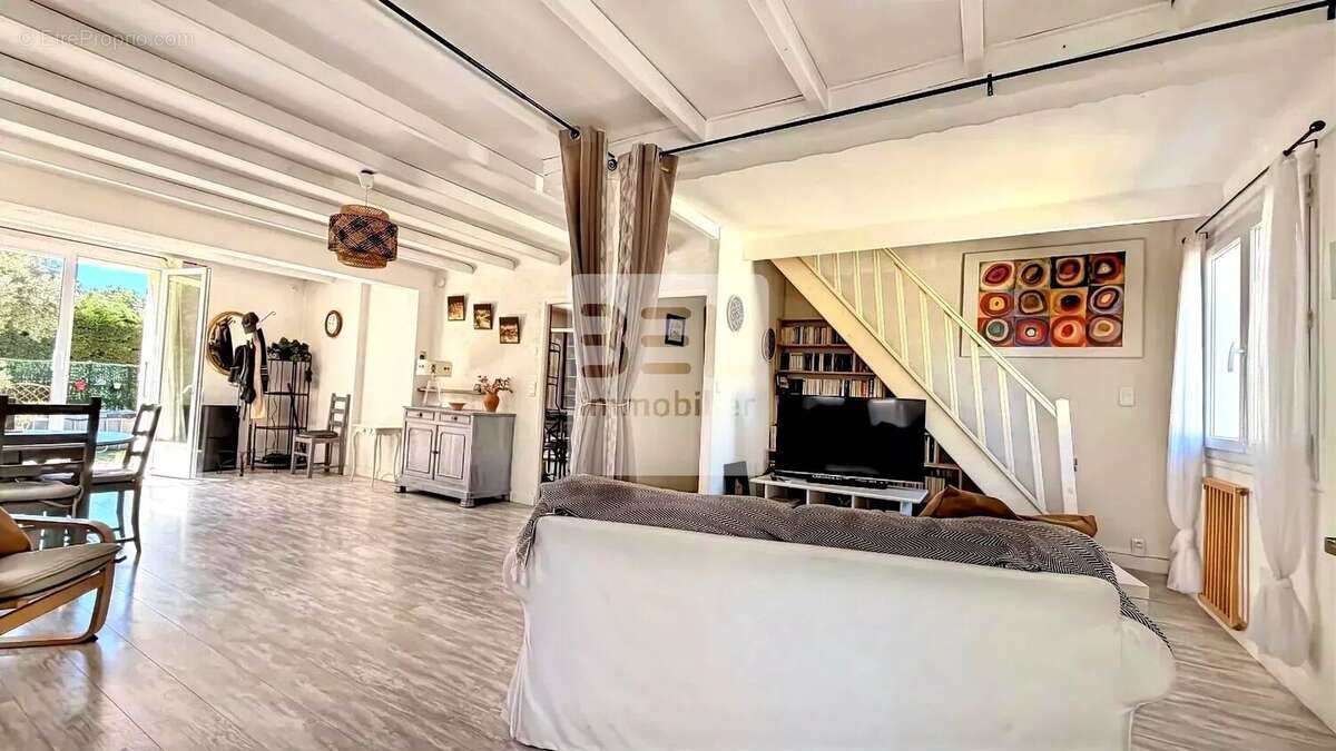 Maison à CHATEAUNEUF-DE-GADAGNE