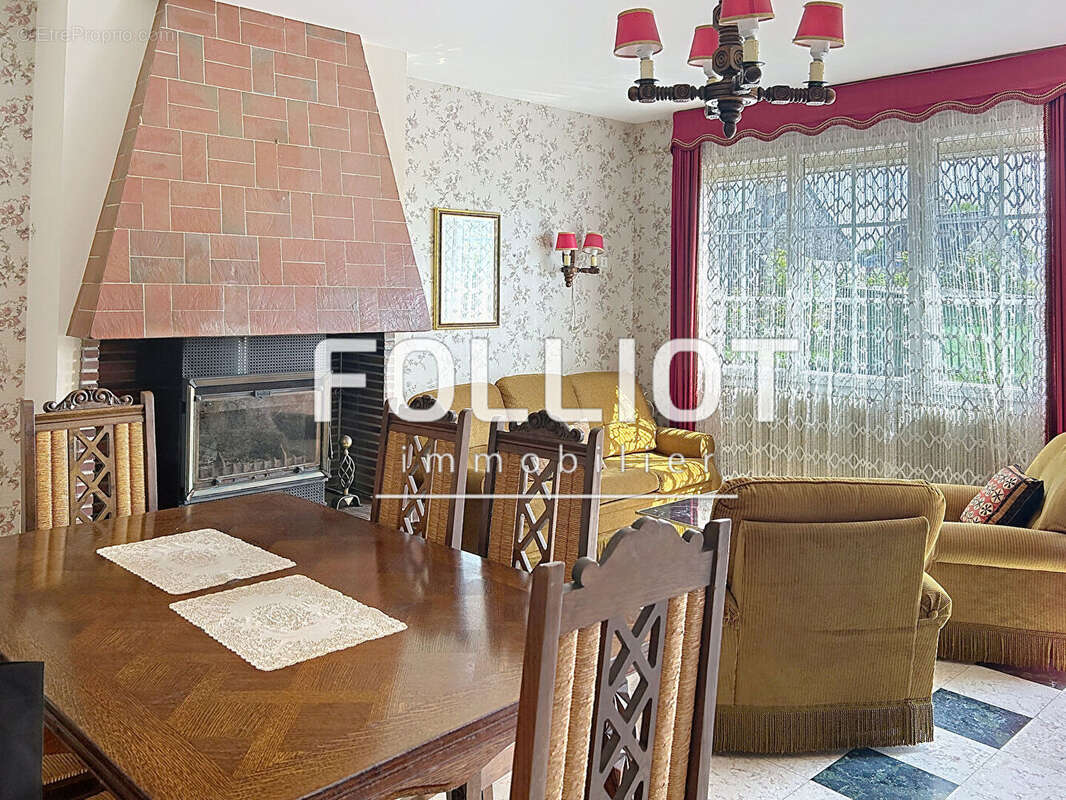 A VENDRE Maison Montviron 9 pièce(s) 142 m2 - photo 6