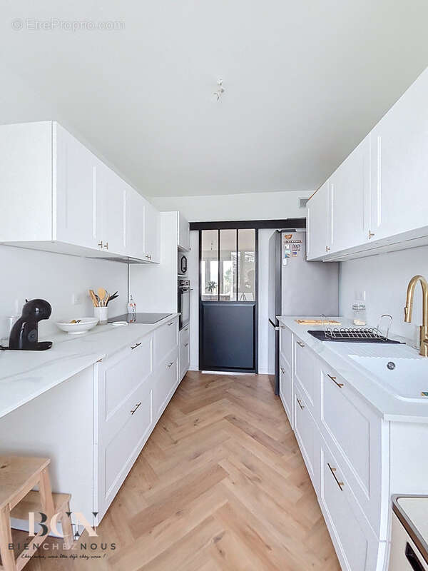 Appartement à EZANVILLE