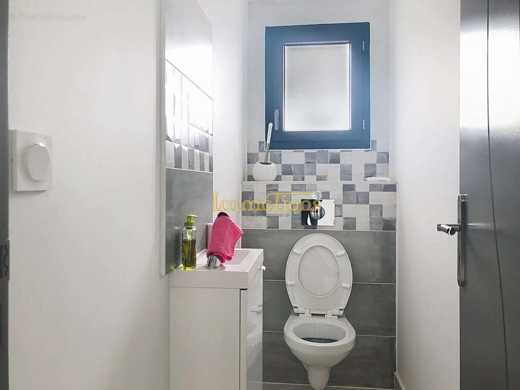 Maison à SAINT-LATTIER