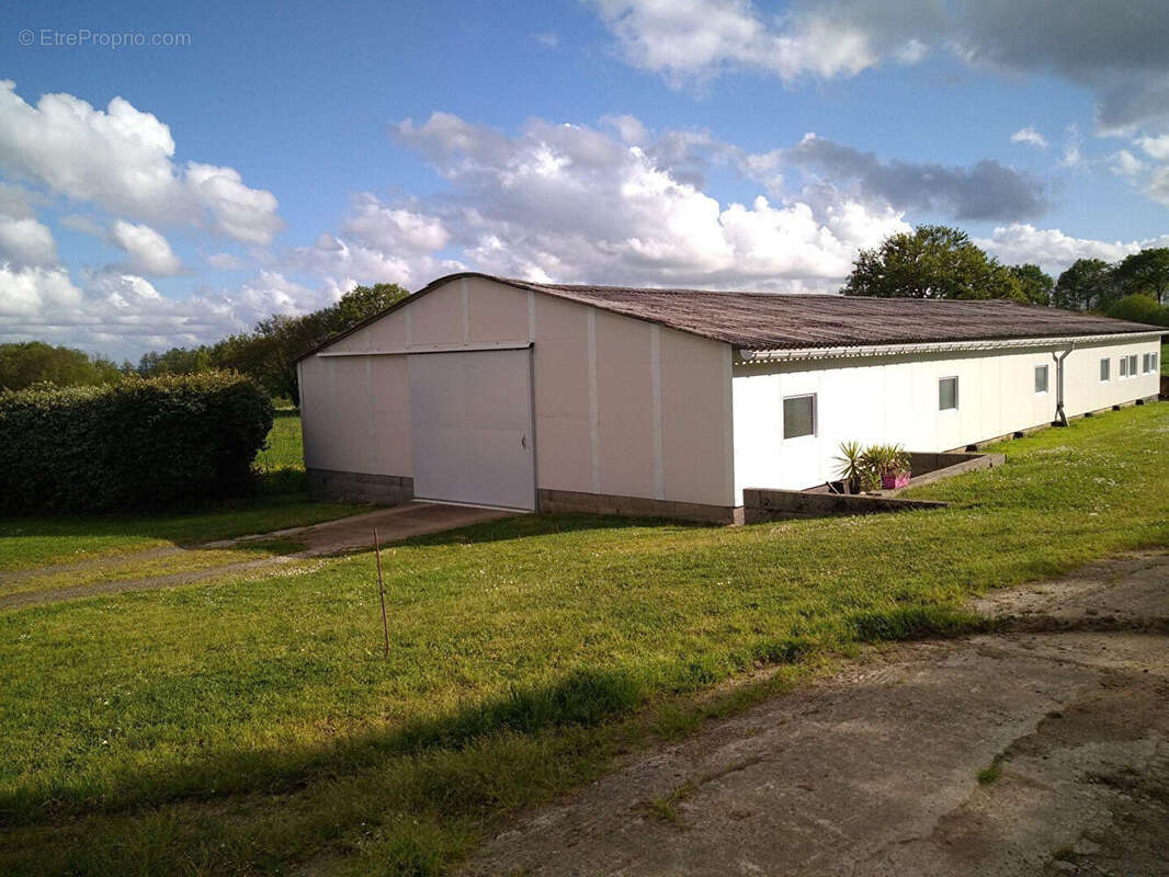 Maison à LE PIN-EN-MAUGES