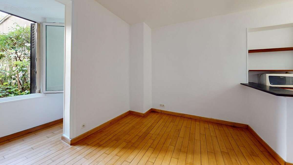 Appartement à PARIS-14E