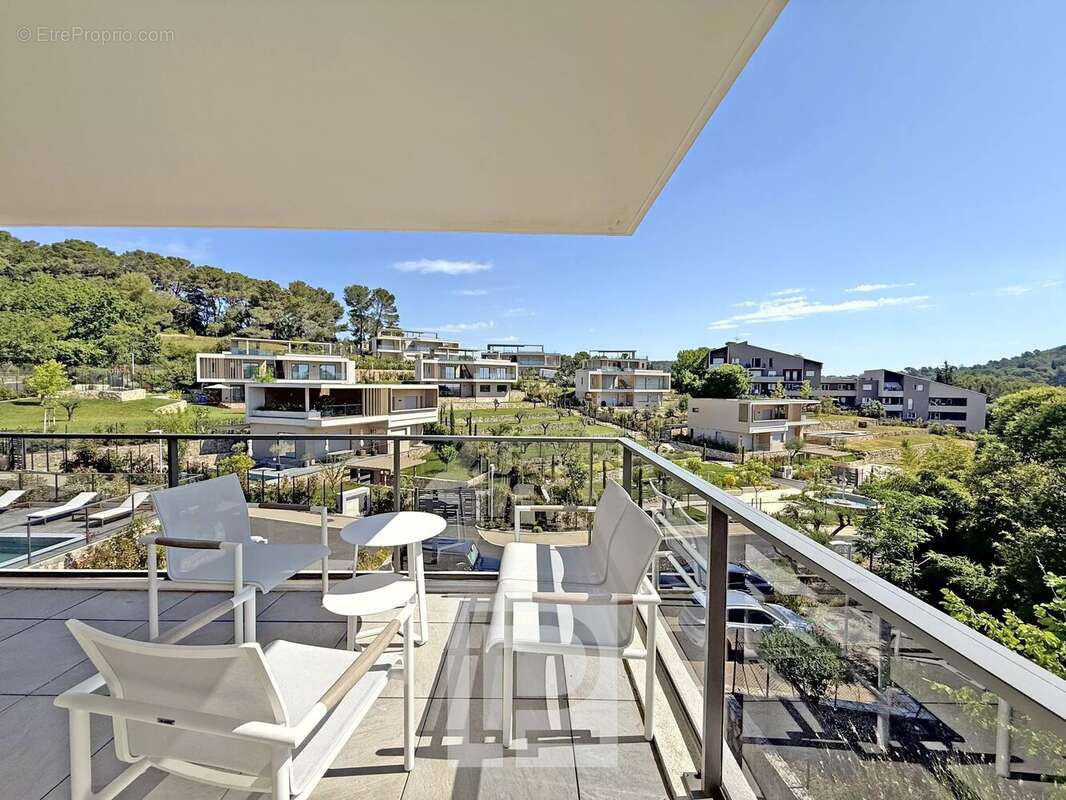 Appartement à MOUGINS