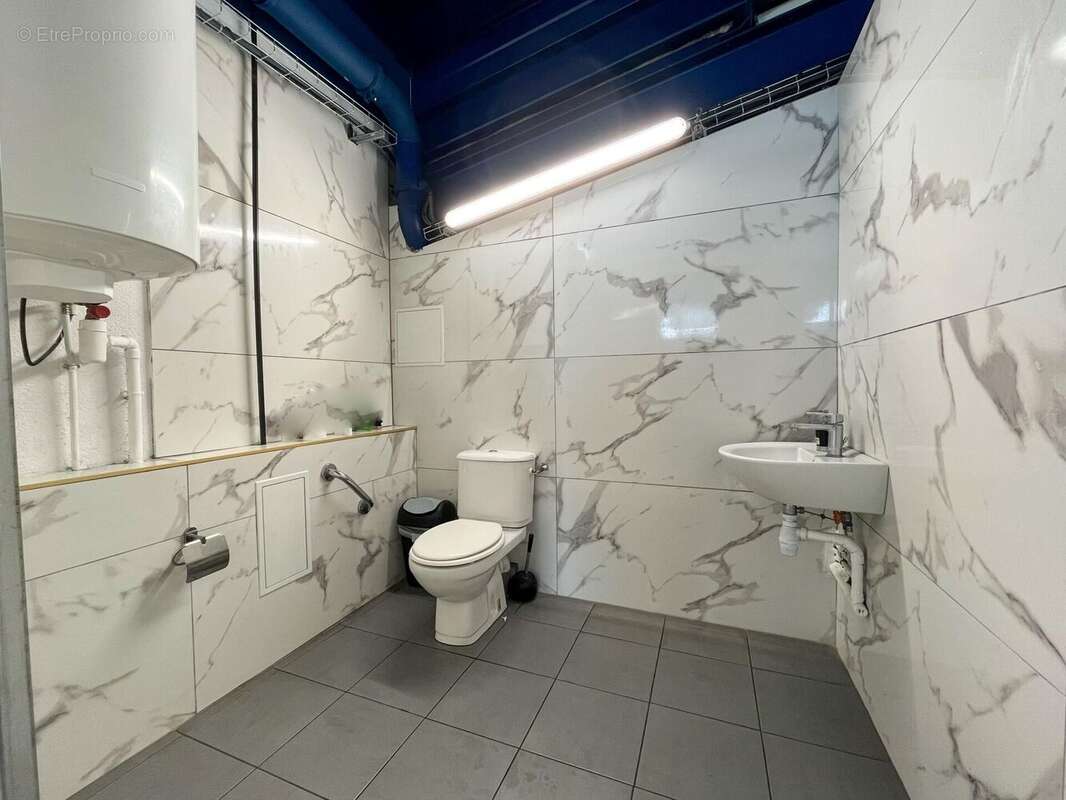 Photo 4 - Commerce à LE MANS