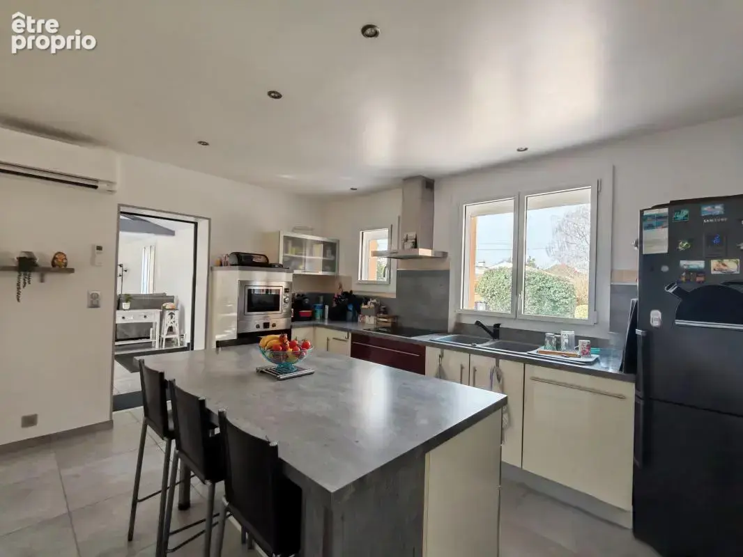 Maison plain pied 5 chambres avec piscine couverte - photo 7