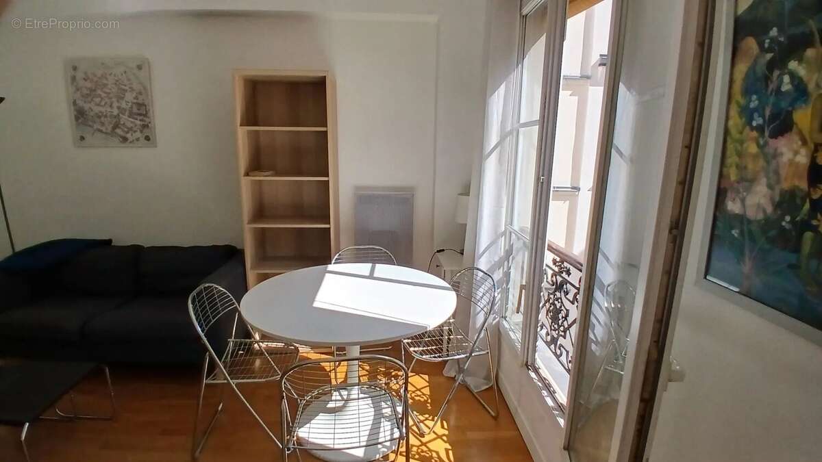 Appartement à PARIS-3E