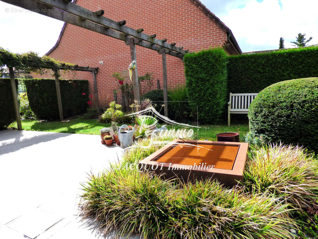 Maison à NEUVILLE-EN-FERRAIN