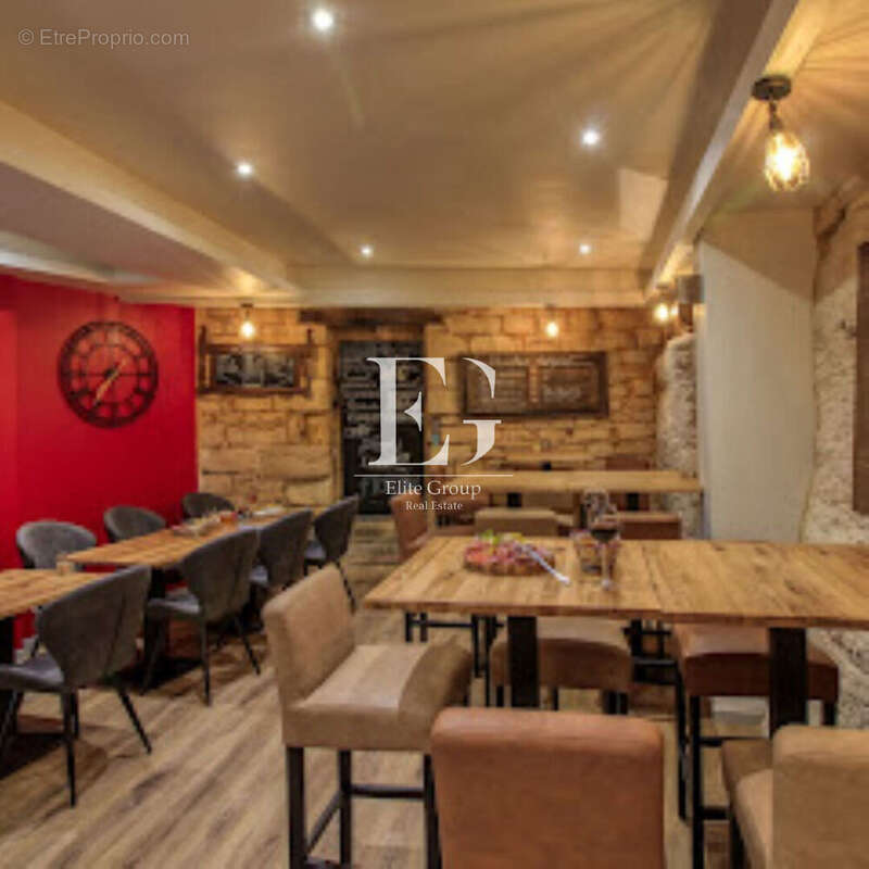 Commerce à SARLAT-LA-CANEDA