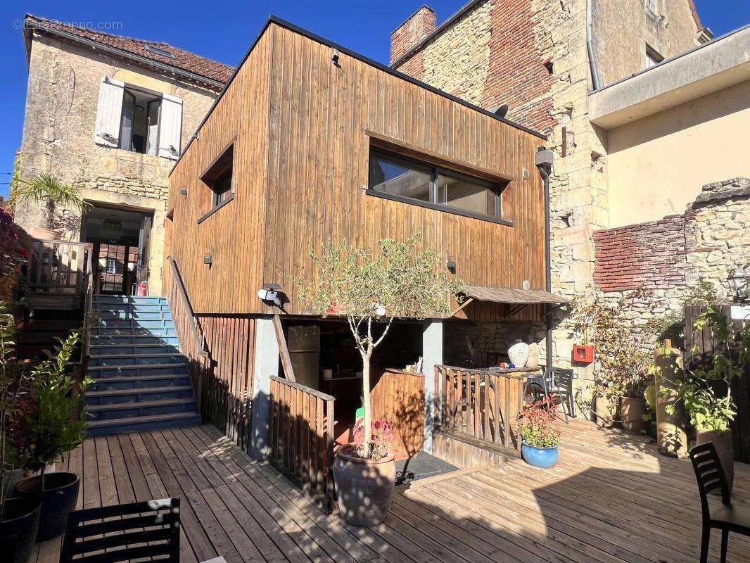 Commerce à LE BUGUE