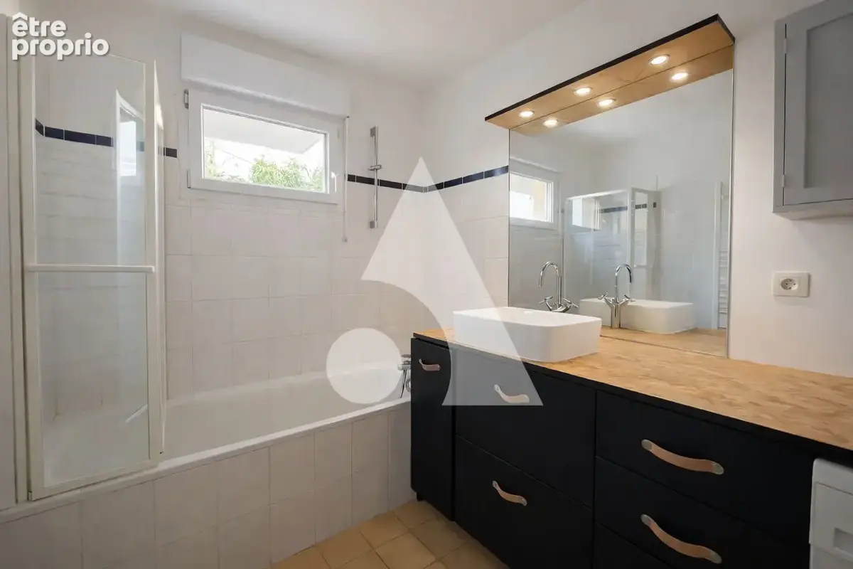 Appartement St Ouen 3 pièce(s) 75 m2 - photo 8