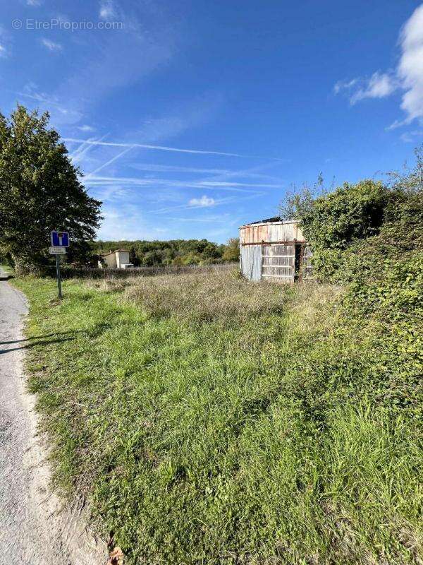 Terrain à BOURDEILLES