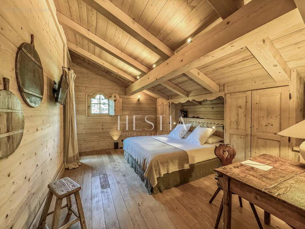 Commerce à COMBLOUX