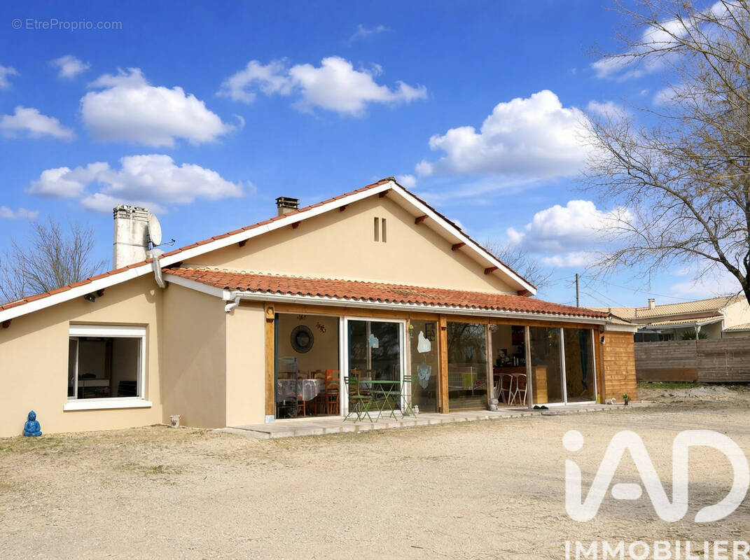 Photo 1 - Maison à POLIGNAC
