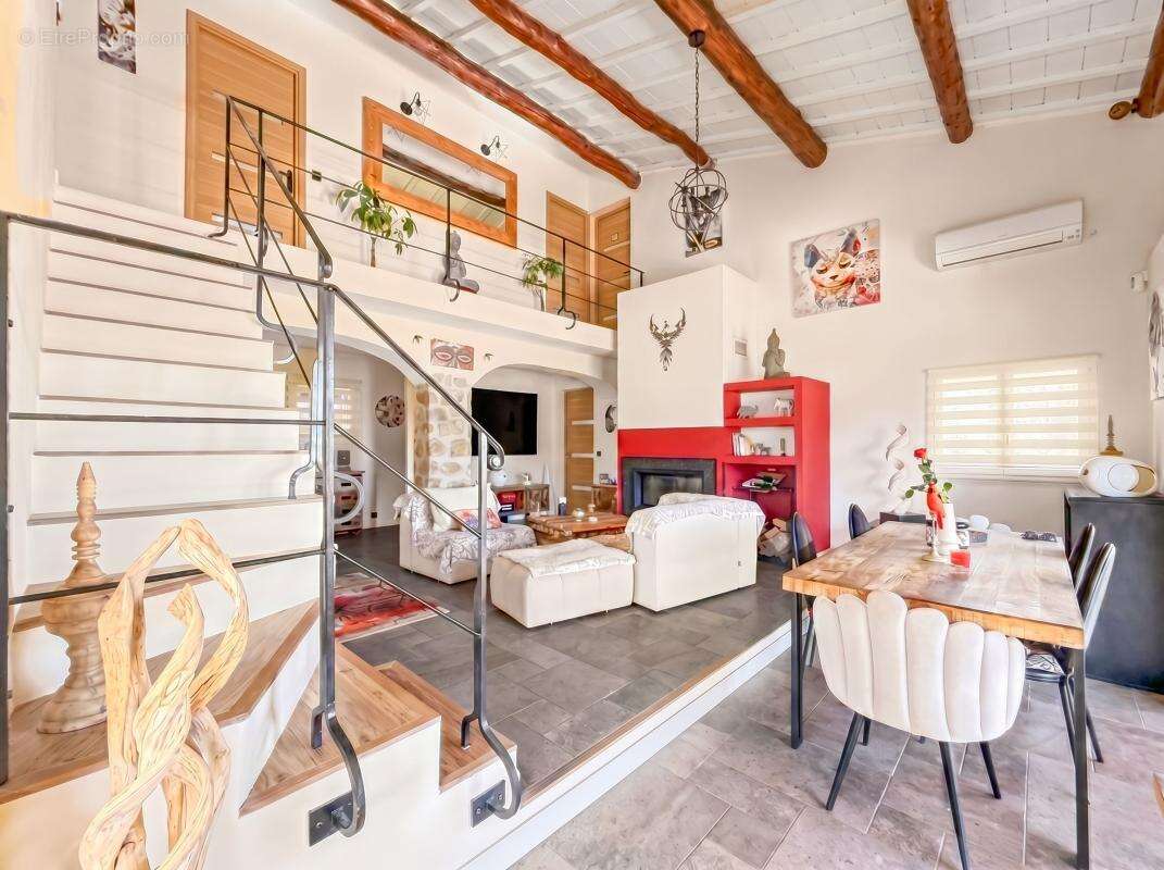 Maison à TOURRETTE-LEVENS