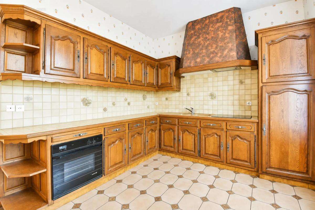 Maison à LA BAZOCHE-GOUET