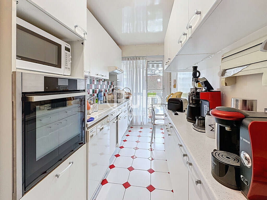 Appartement à PARIS-14E