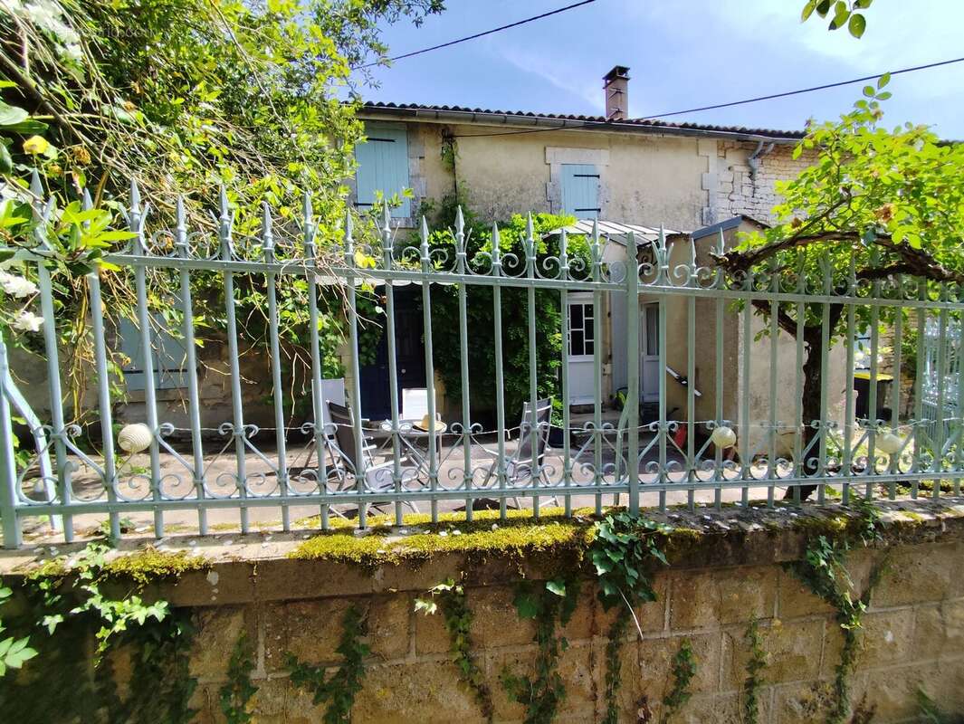 Maison à RUFFEC
