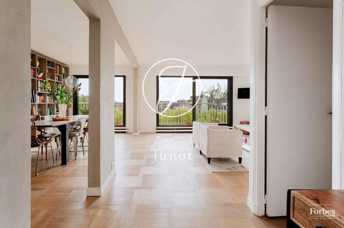 Paris 16e - AUTEUIL - Appartement - 5 pièces - 121,71m² Carrez - 3 chambres - balcon 6.25m² - photo 9