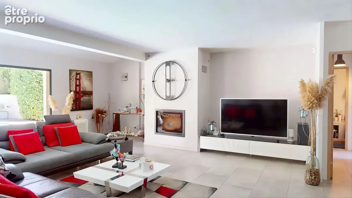 Maison 7 pièces de 179 m²  avec piscine chauffée et T1 de 38 m² attenant  - L'Union - photo 2