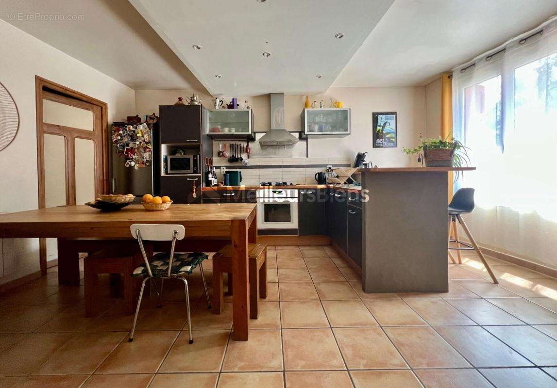 Maison de village de type T4/T5 155 m2, avec petite cour extérieure - photo 5