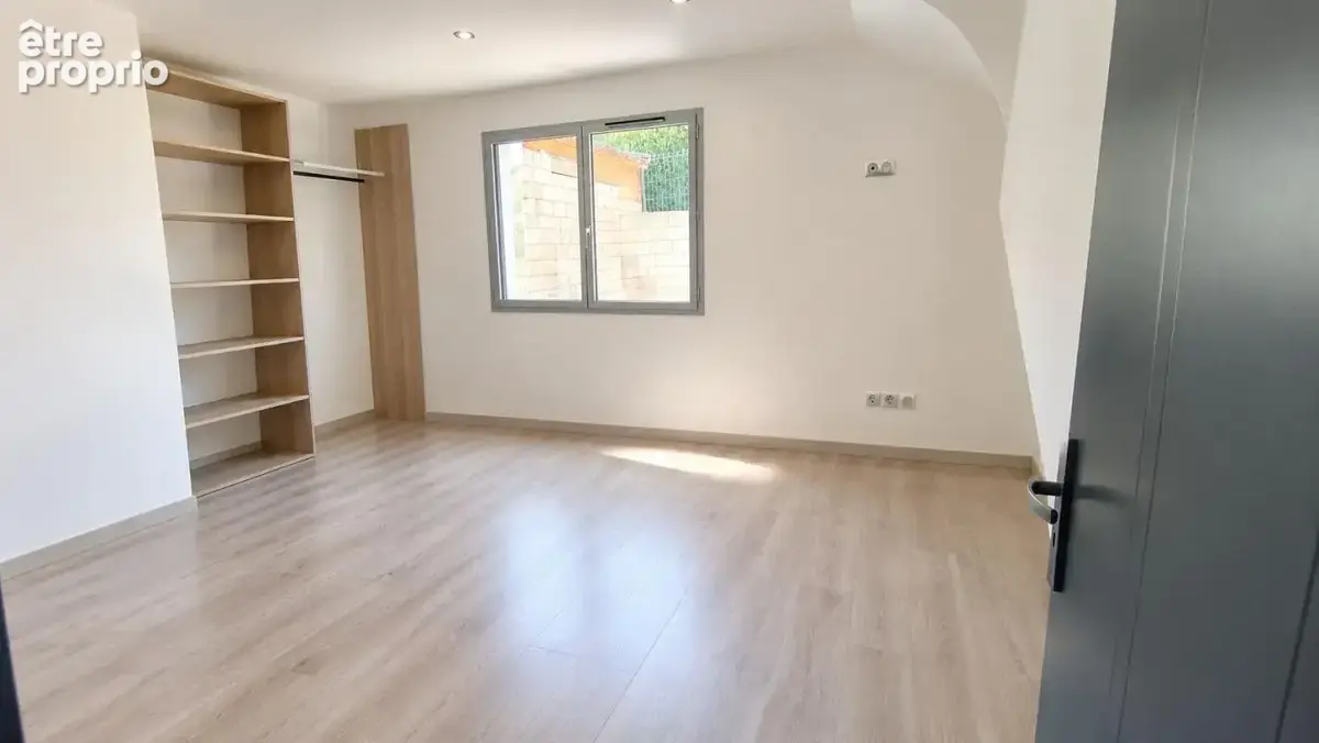 villa, 145 m² hab. 1 100 m² de terrain - photo 7