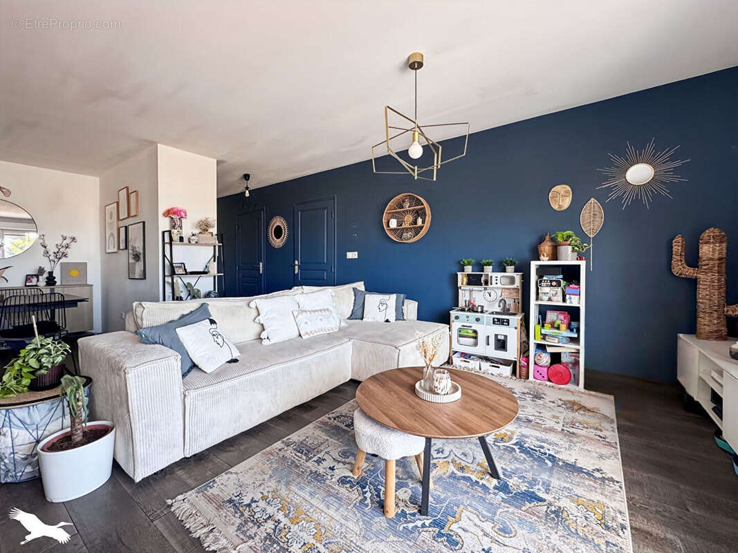 Appartement  Marseille T4 de 84 m² avec terrasse de 35 m² - Dernier étage - photo 4