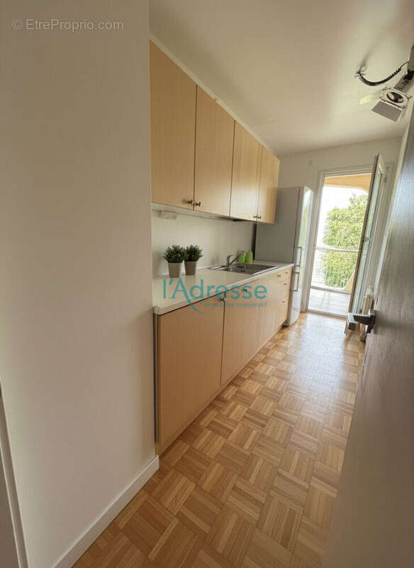 COUP DE COEUR!!! beau 2 pièces de 51 m² en dernier étage avec cave et parking sous-sol ! - photo 9