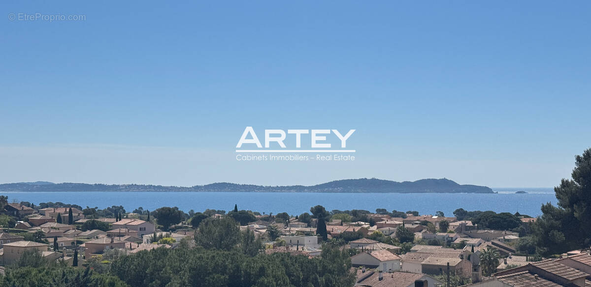 Appartement à CARQUEIRANNE