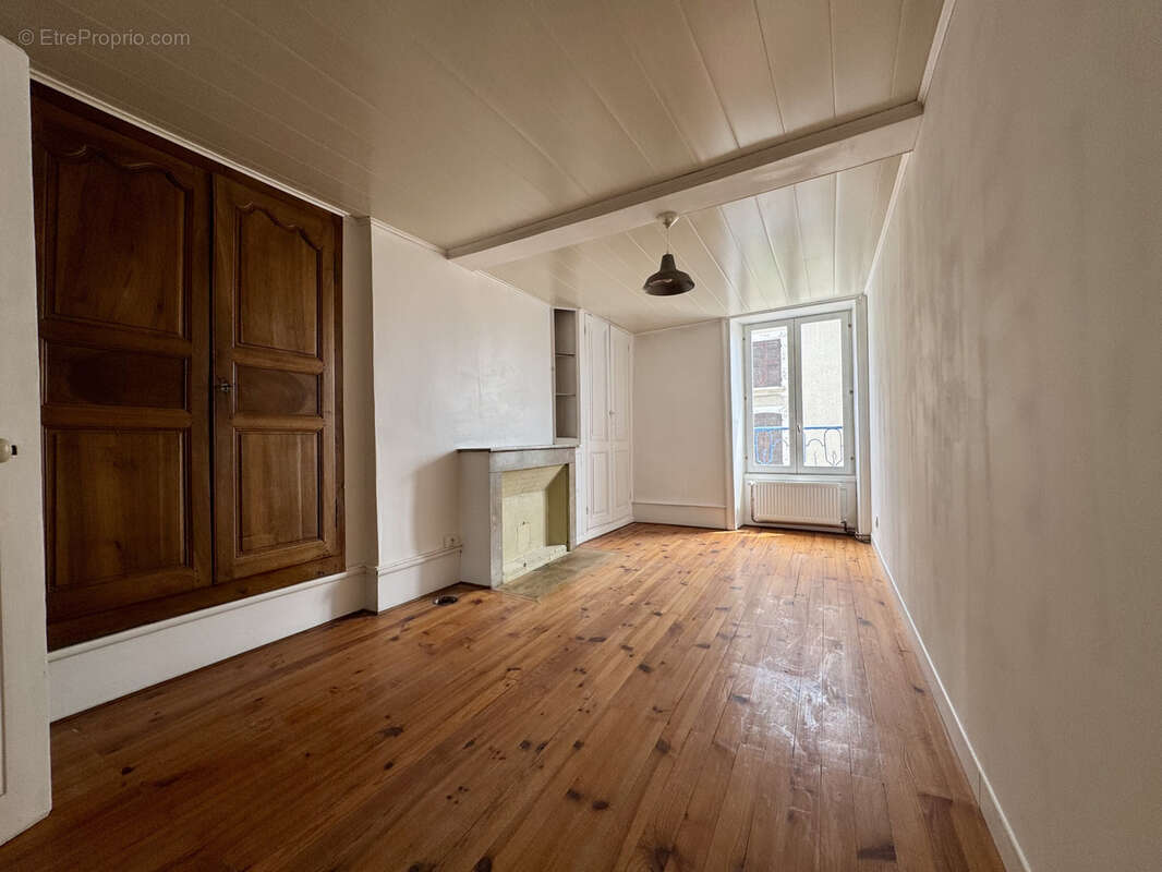 Appartement à RIVES