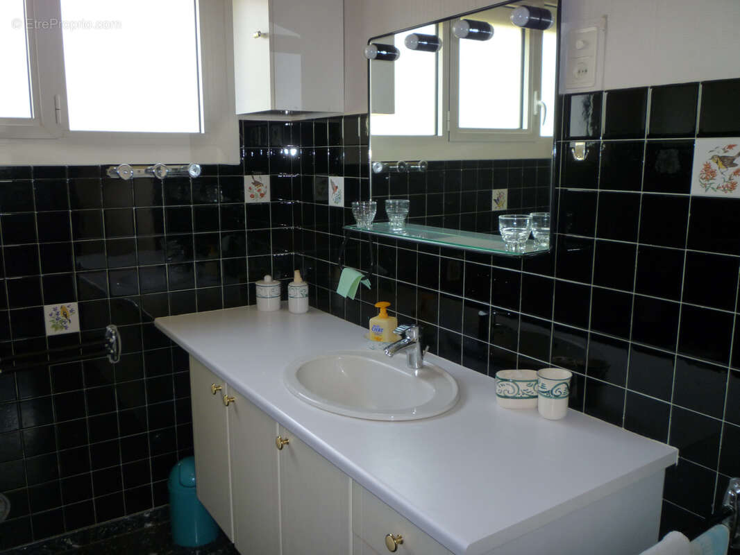 Grande maison en pierre de 170 m2   Deux appartements indépendants   Idéale pour famille recomposée ou projet - photo 15