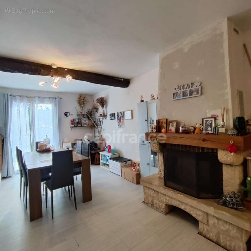 Maison à LES AVENIERES