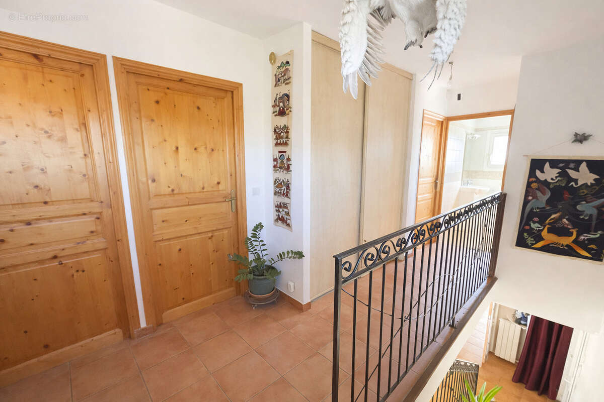 Maison à MONTELIMAR