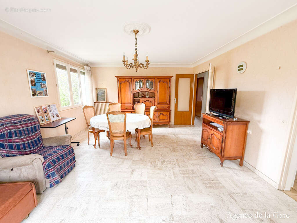 Maison à SARTROUVILLE