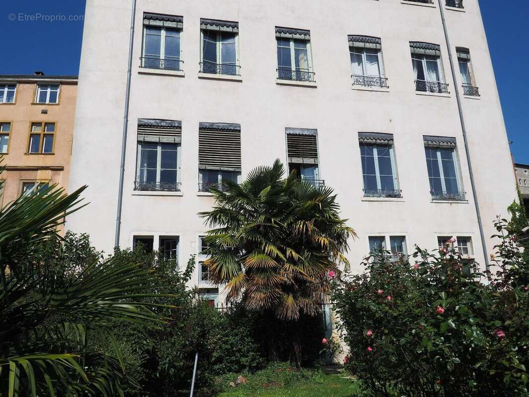   - Appartement à LYON-5E