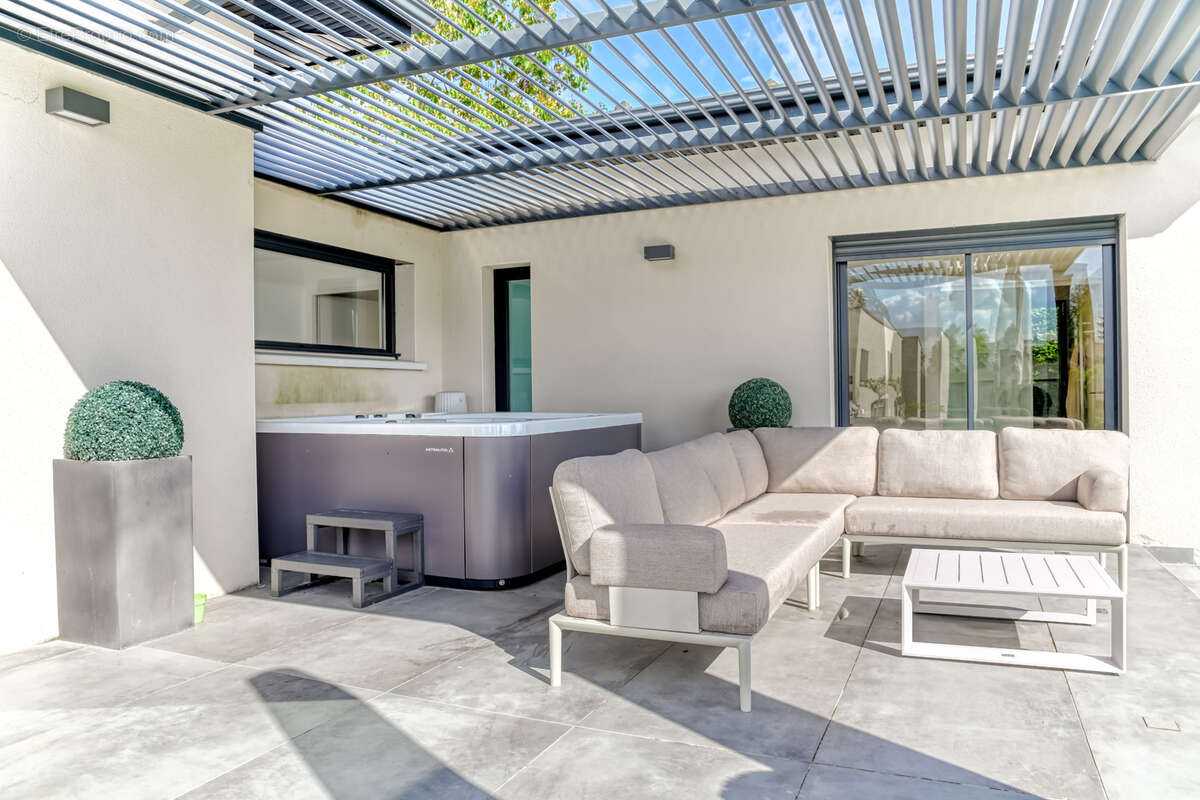 Maison à SAINT-CYR-AU-MONT-D'OR