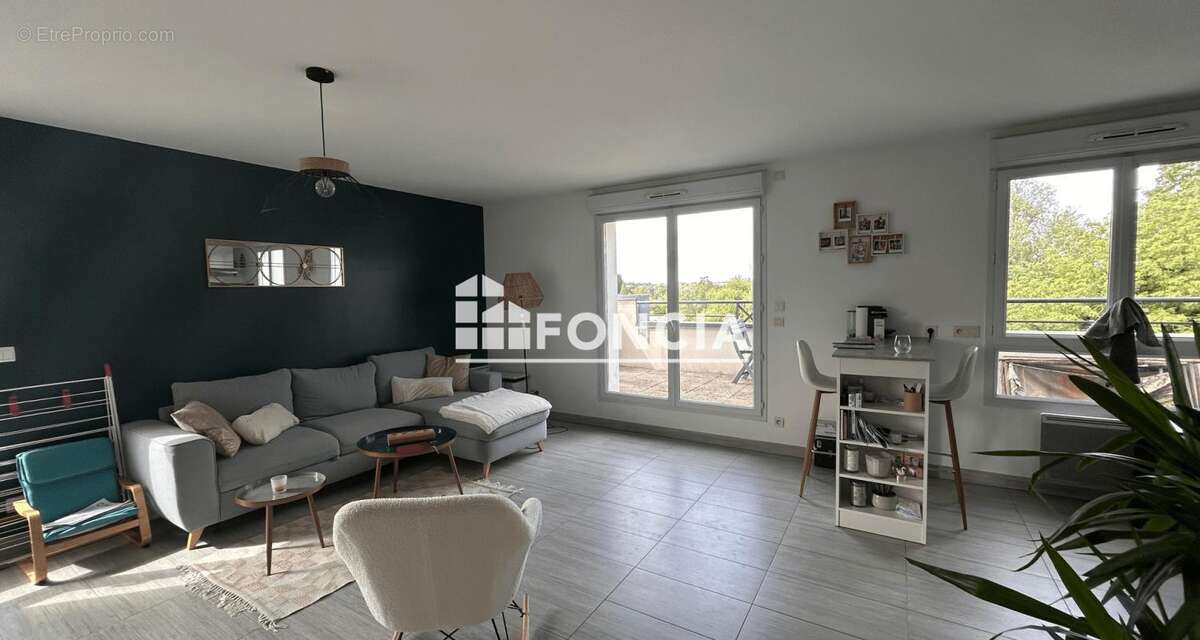 Proche Centre ville, à quelques minutes à pied T2 spacieux avec balcon et vue dégagée - photo 3