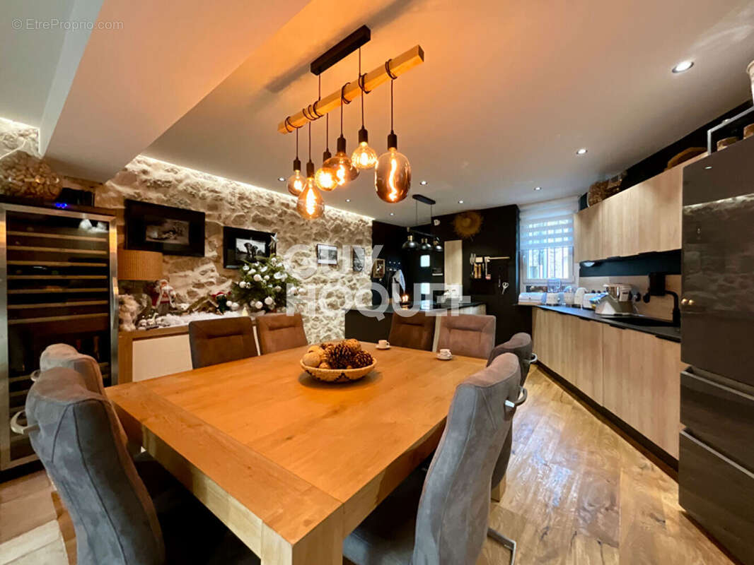 Maison à PLAN-DE-LA-TOUR